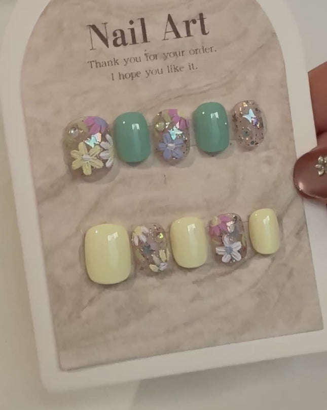 Pastel Daisy Press On Nails