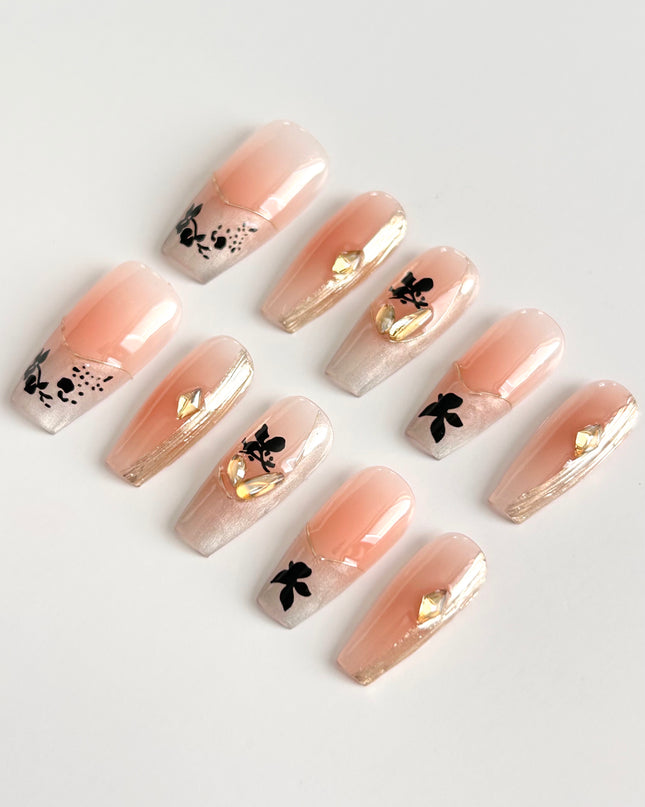 Noir Floral Press On Nails