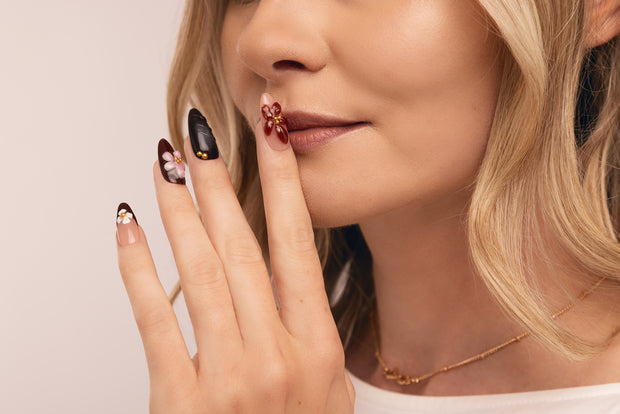 <h2>ALMOND SHAPE NAILS</h2>