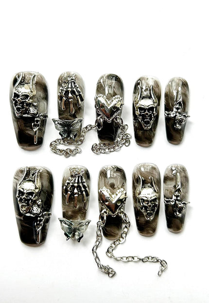 Gothic Chain Press On Nails